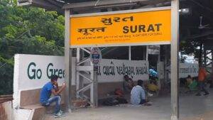 Read more about the article Surat Railway Station: The Definitive Guide for Visitors