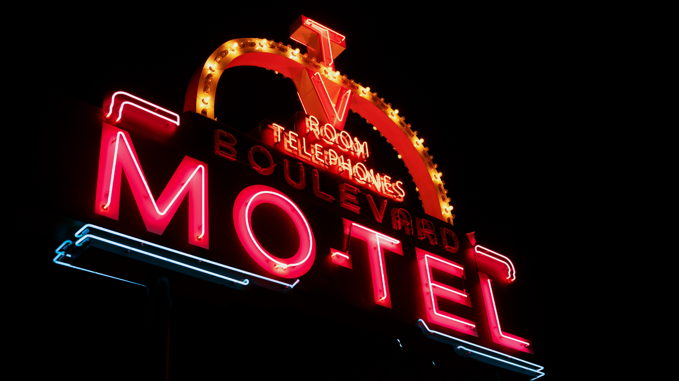 What's the Difference Between a Hotel and a Motel