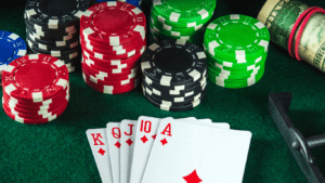 Read more about the article Poker układy – The Thrill of Live Games at Online Casinos