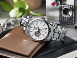 Read more about the article Your Next Wrist Essential: Best 6R & 8R Watches to Add to Your Collection